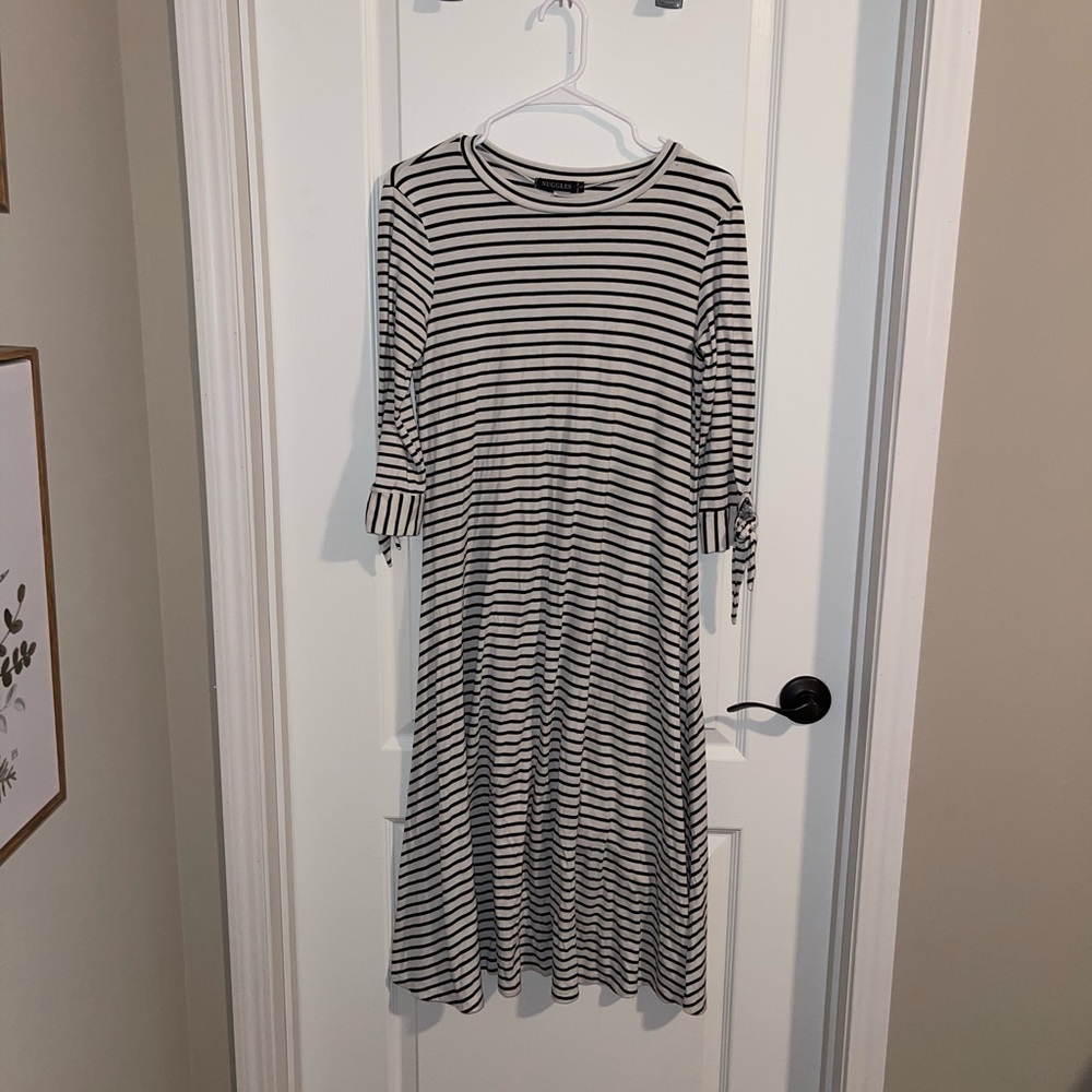 🌵B/W Nuggles dress🌵